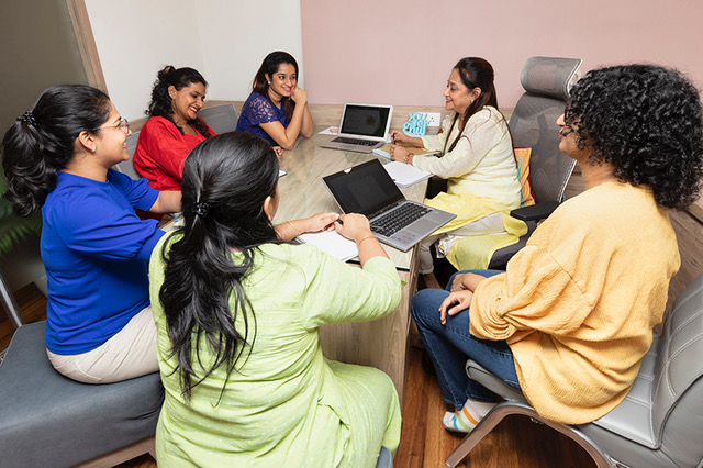 Therapists in a discussion